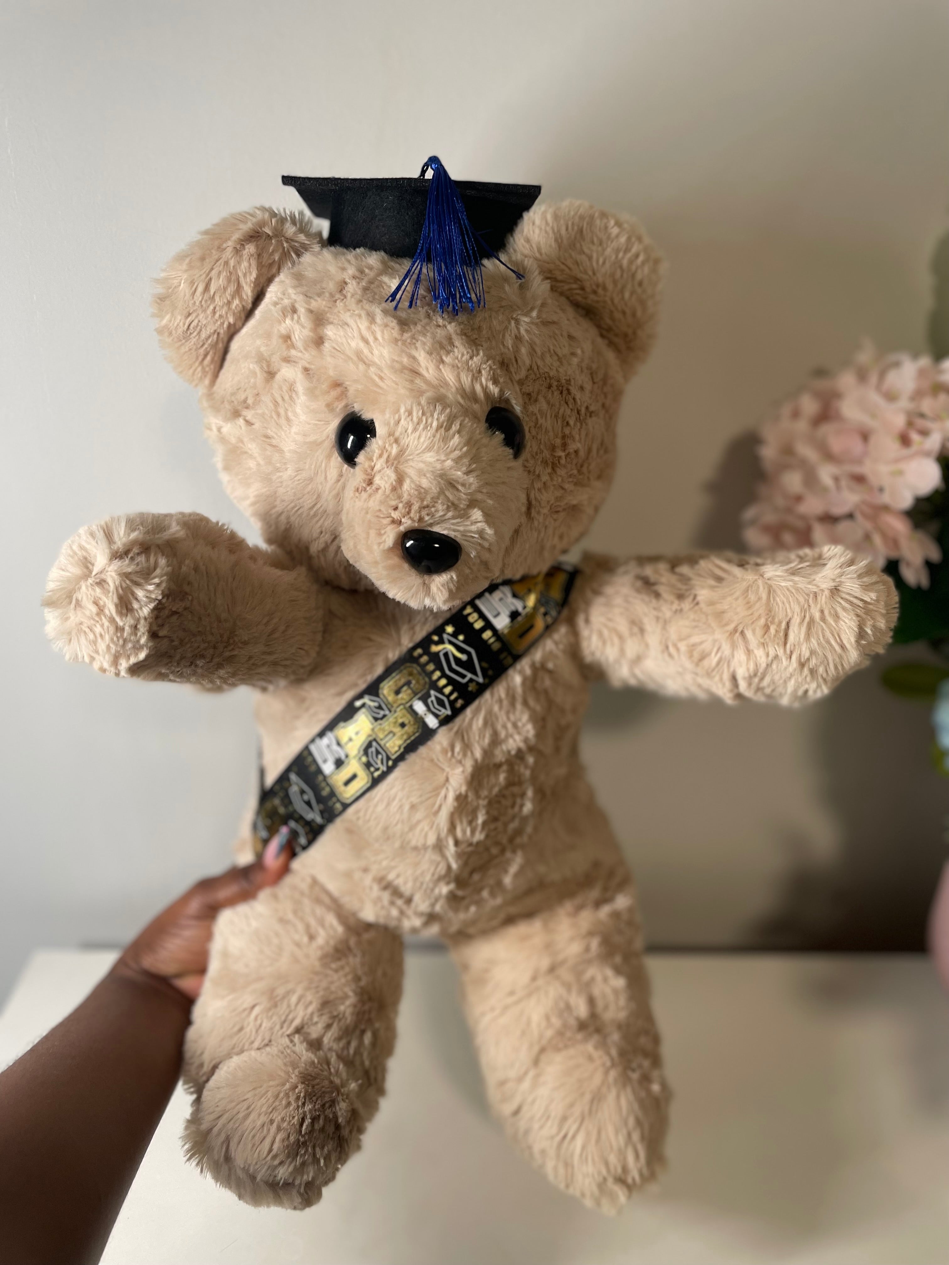 Grad Ted (18 inch)